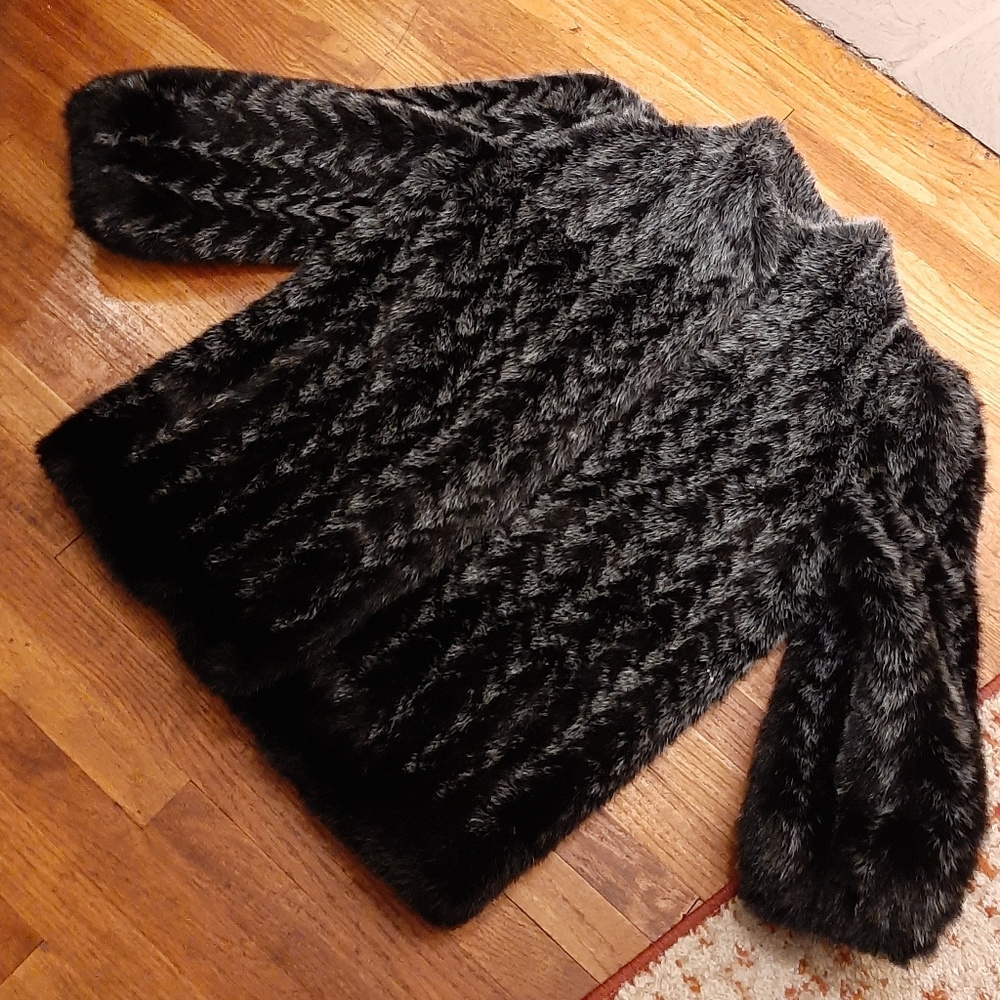 Style VI Ltd. Faux fur